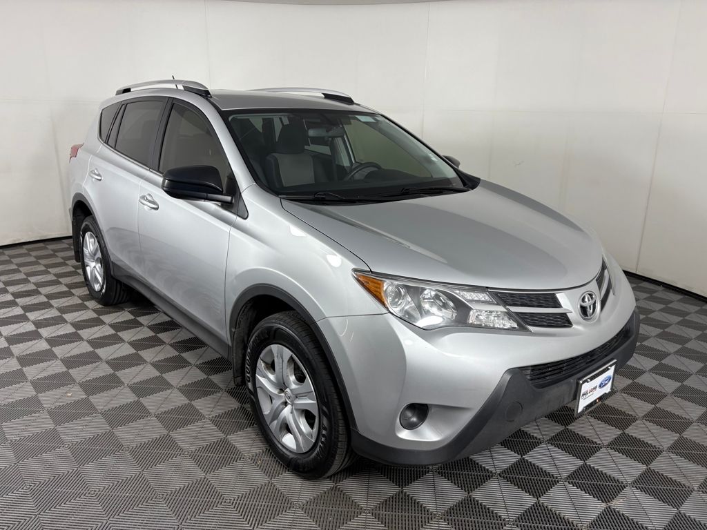 2013 Toyota RAV4 LE's photo