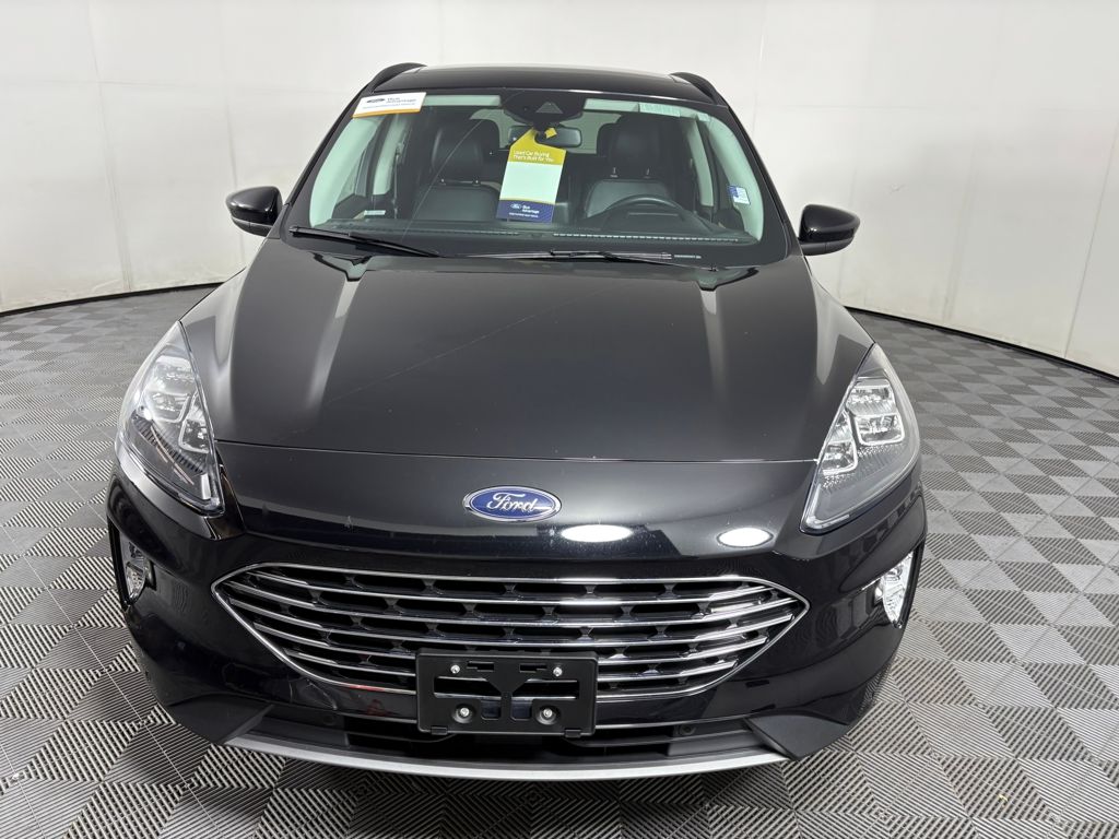 2022 Ford Escape Titanium photo 2