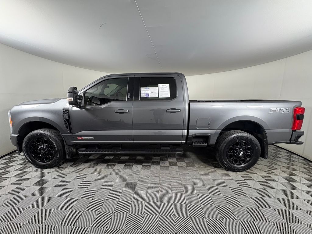 2023 Ford F-350 Lariat photo 4