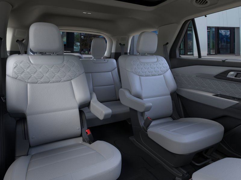 2025 Ford Explorer Platinum photo 3