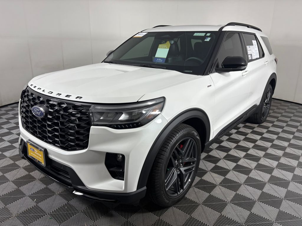 2025 Ford Explorer ST-Line photo 2