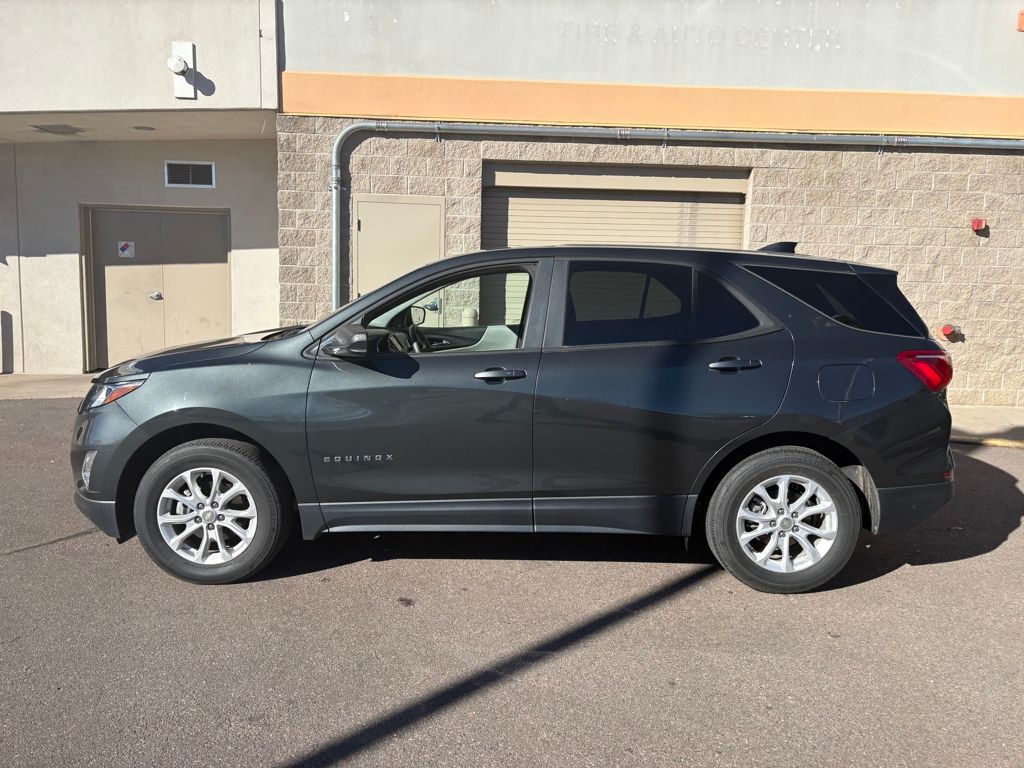 2020 Chevrolet Equinox LS photo 4