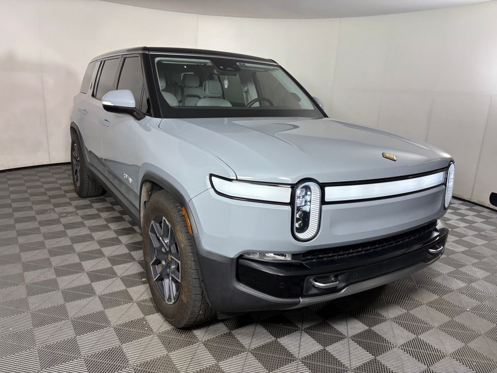 2024 Rivian R1S Adventure's photo