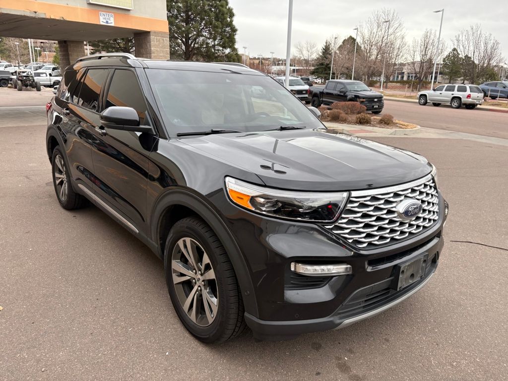 2020 Ford Explorer Platinum's photo