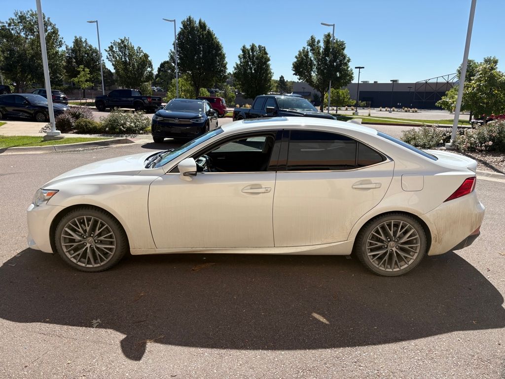 2016 Lexus IS 200t photo 4