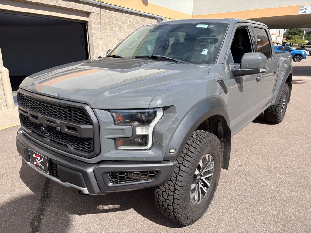2020 Ford F-150 Raptor photo 3