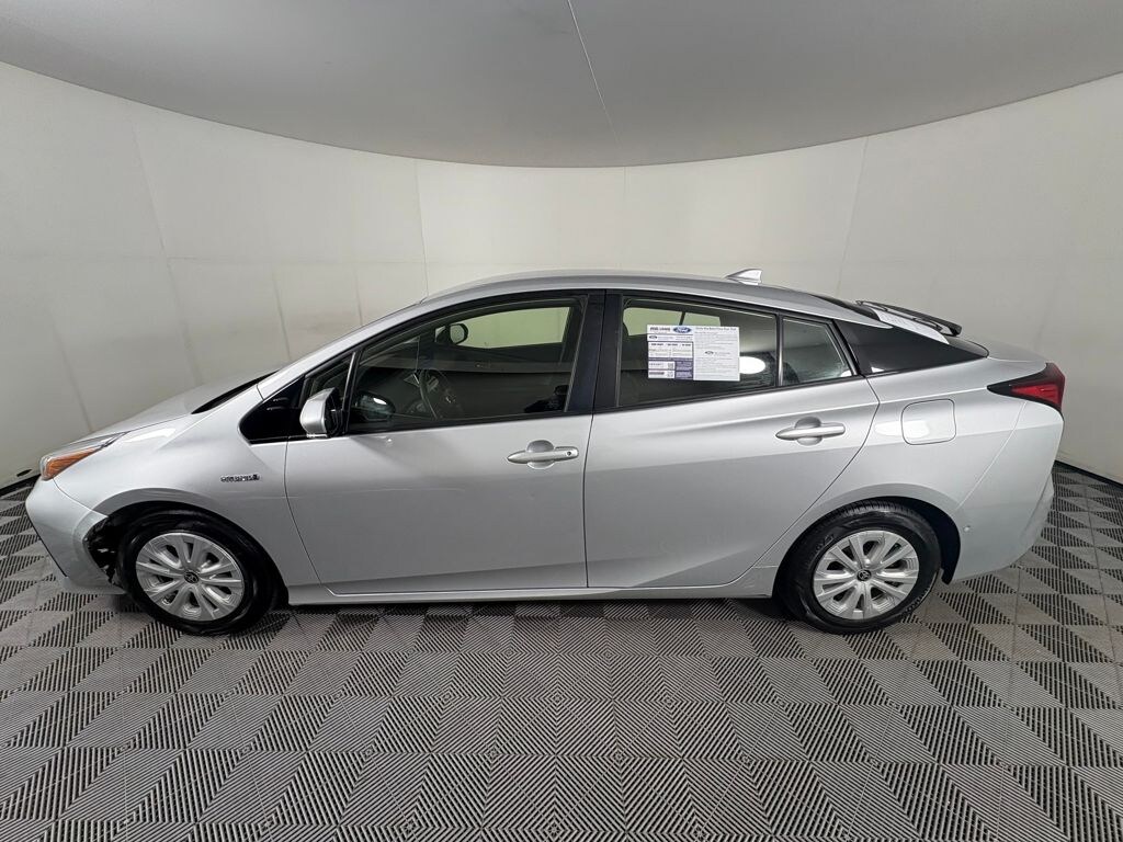 Certified 2019 Toyota Prius L Hatchback