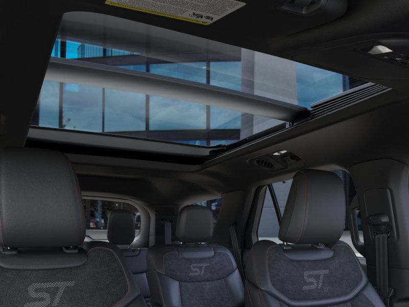 2025 Ford Explorer ST photo 3