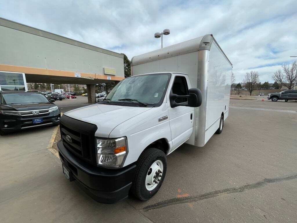 2024 Ford E-450 photo 3