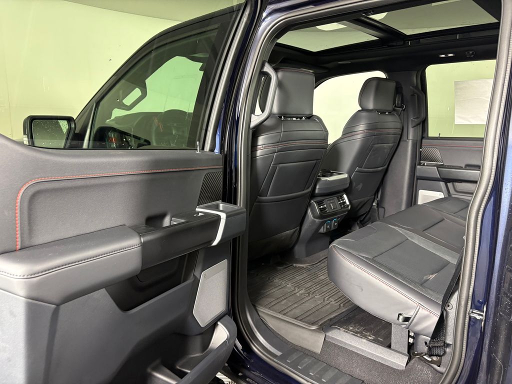 2025 Ford F-150 Raptor - Photo 32