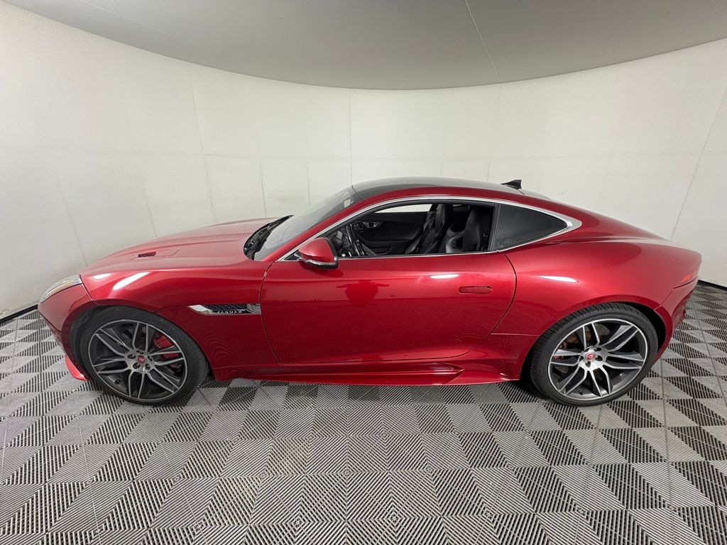 2017 Jaguar F-TYPE R photo 4