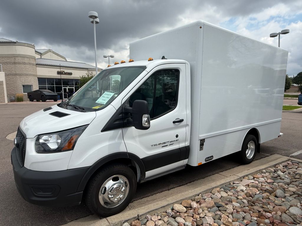 2025 Ford Transit photo 4