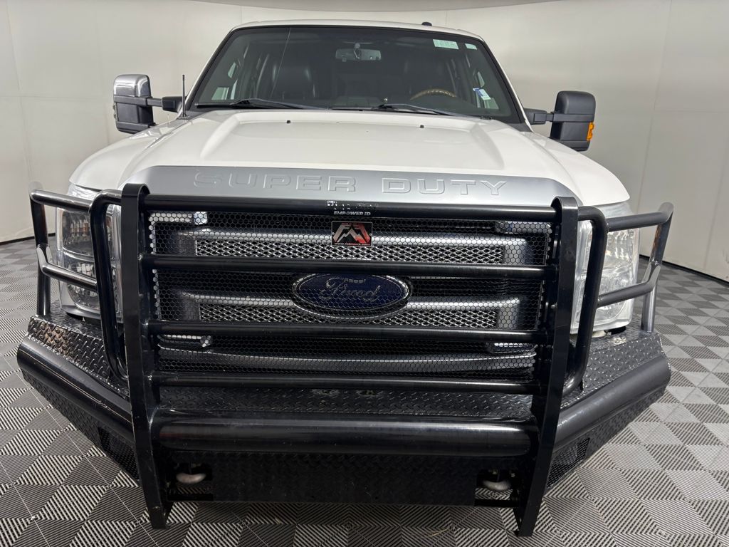 2013 Ford F-250 Lariat photo 2