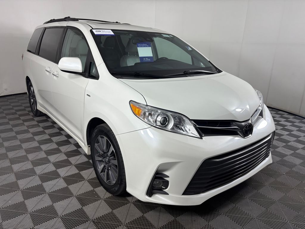 2018 Toyota Sienna XLE