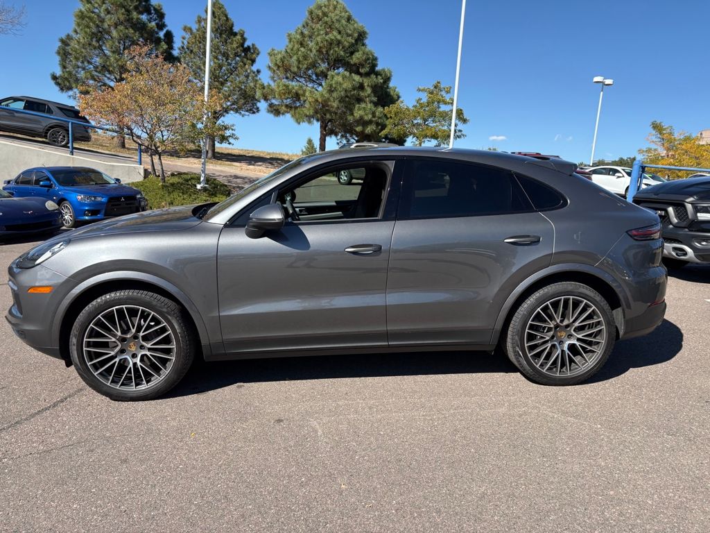 2020 Porsche Cayenne Coupe Base photo 2