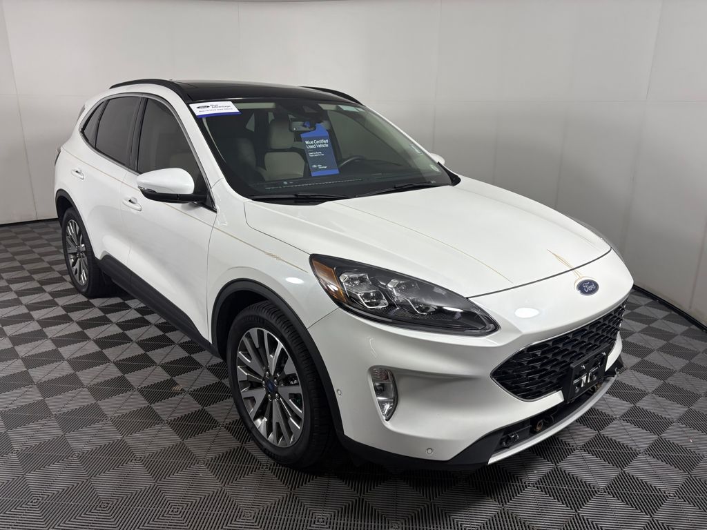 2020 Ford Escape Titanium's photo