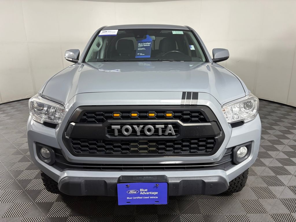 2021 Toyota Tacoma SR5 V6 photo 2