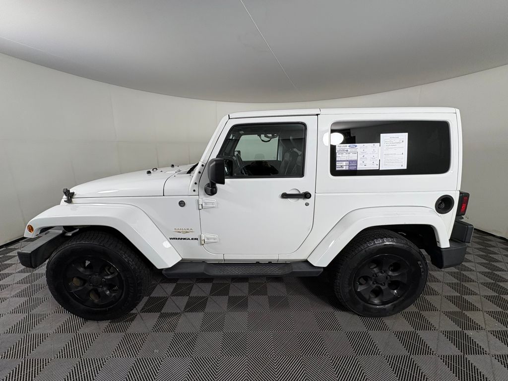 2014 Jeep Wrangler Sahara photo 4