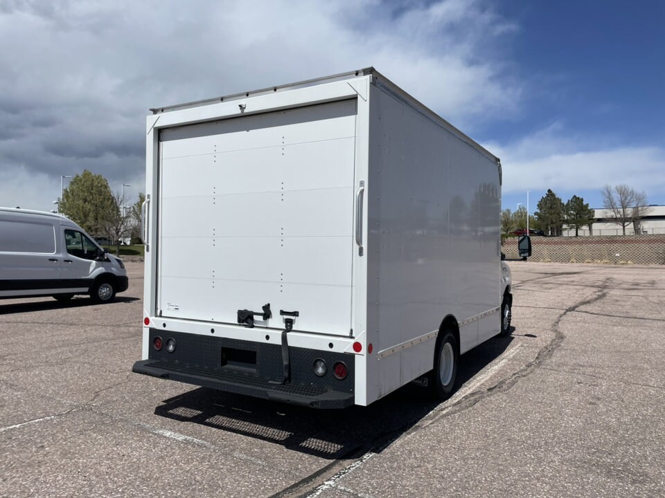 2024 Ford E-450 photo 3