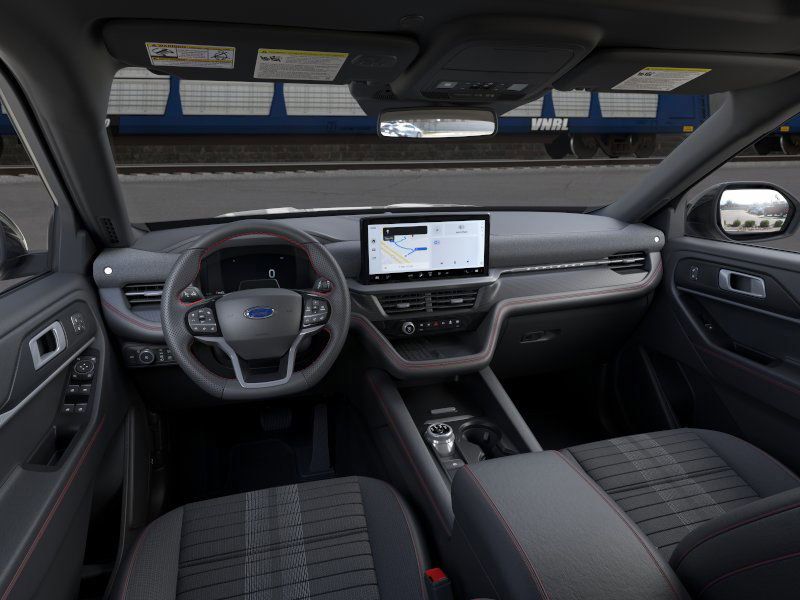 2025 Ford Explorer ST-Line photo 4