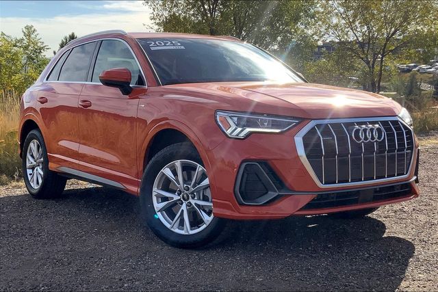 2025 Audi Q3 S line Premium Plus photo 2