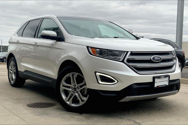 2017 Ford Edge Titanium photo 2