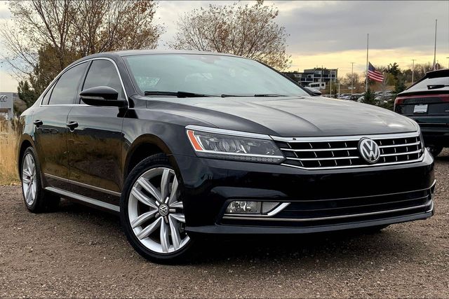 2017 Volkswagen Passat V6 SEL Premium photo 2