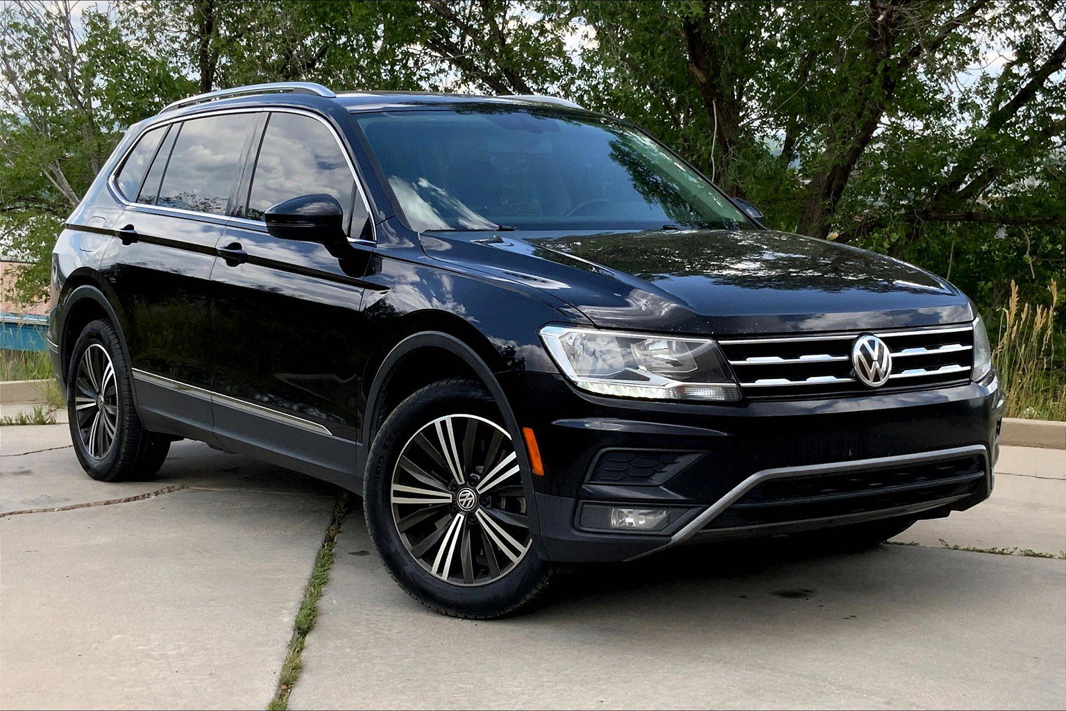 Used 2018 Volkswagen Tiguan SEL with VIN 3VV2B7AX2JM028793 for sale in Colorado Springs, CO