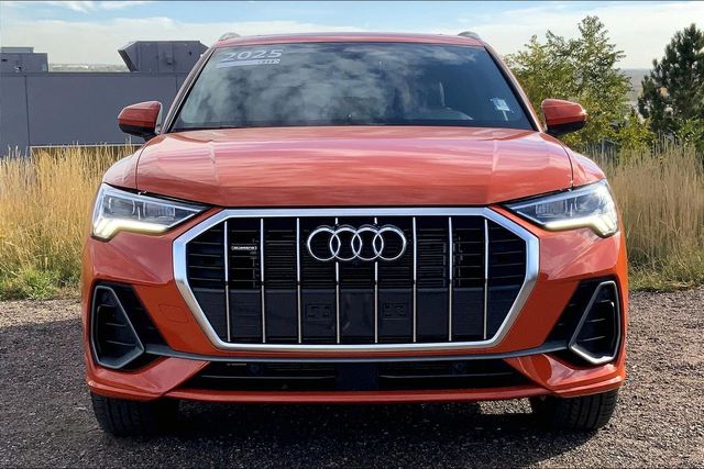 2025 Audi Q3 S line Premium Plus photo 3