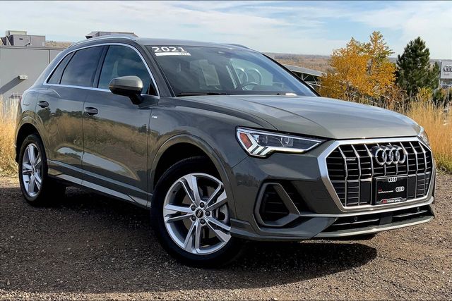 2021 Audi Q3 S line Premium Plus photo 2