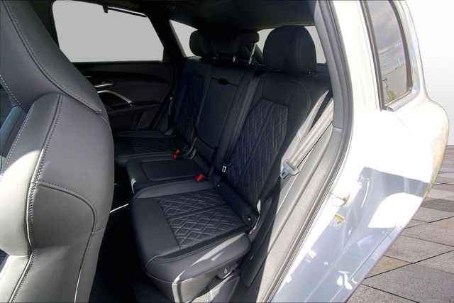 2026 Audi SQ5 Premium Plus - Photo 9