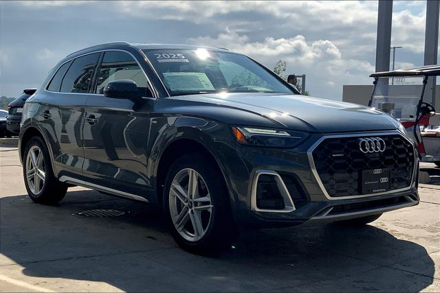 2025 Audi Q5 55 Premium Plus photo 2