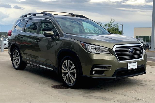 2022 Subaru Ascent Limited photo 2