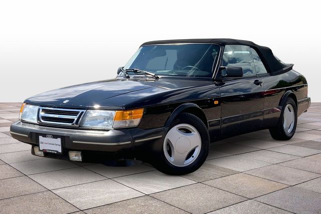  Saab 900