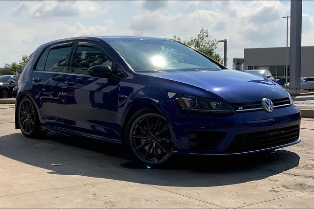 2016 Volkswagen Golf R 4Motion photo 2