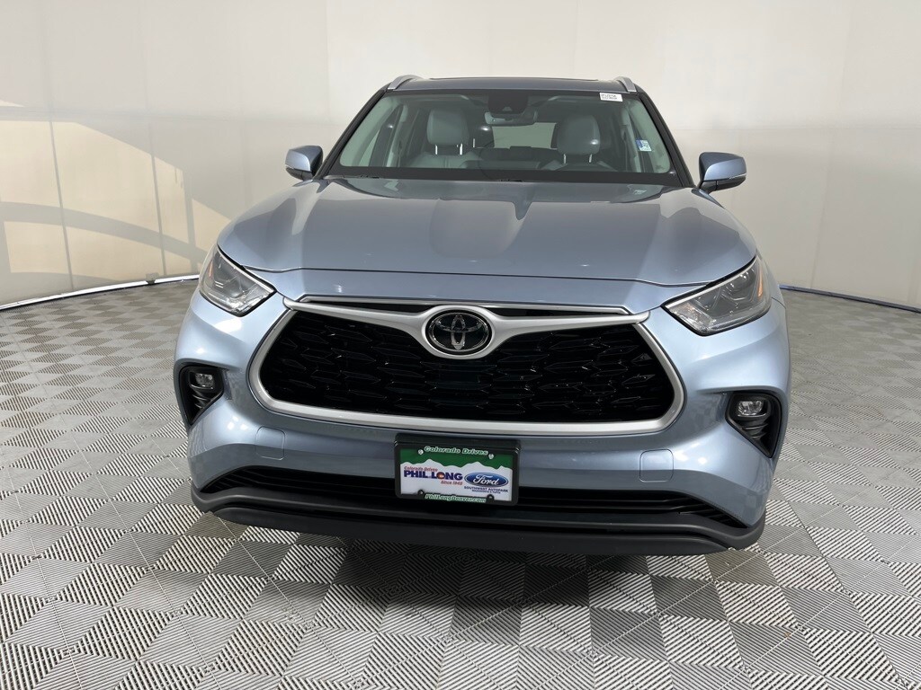 2023 Toyota Highlander XLE photo 2