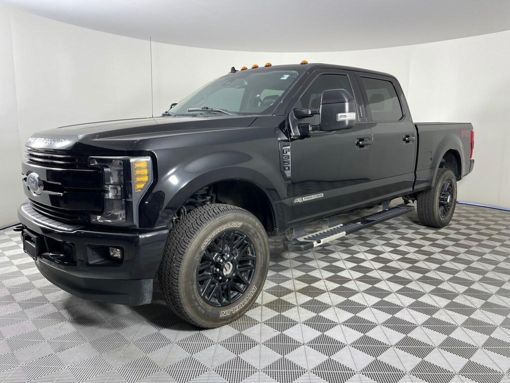 2019 Ford F-350 Lariat photo 3