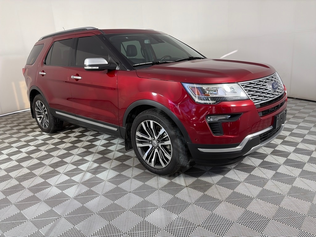 2019 Ford Explorer Platinum's photo