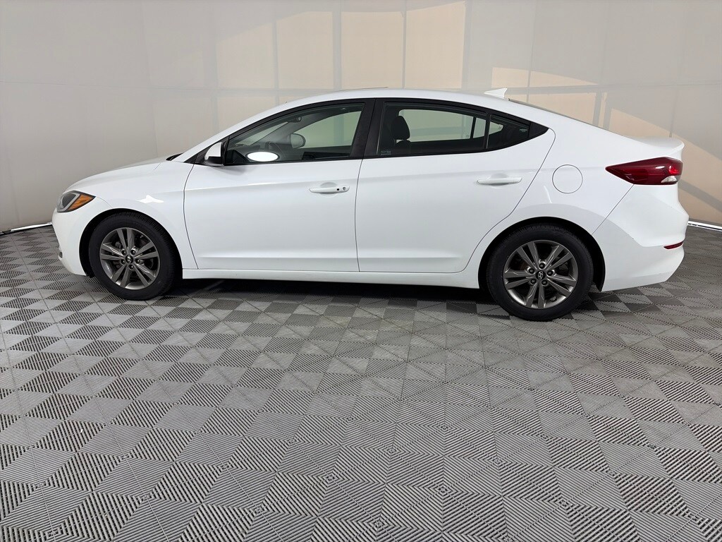 2017 Hyundai Elantra Value Edition photo 4