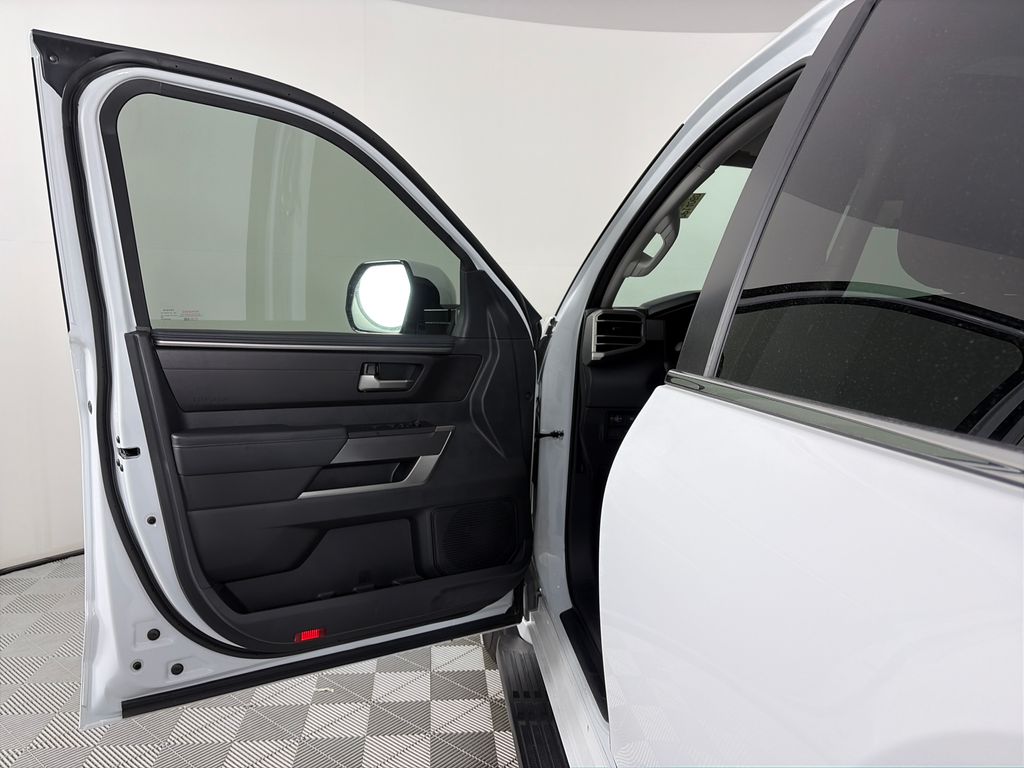 2024 Toyota Sequoia Platinum - Photo 10