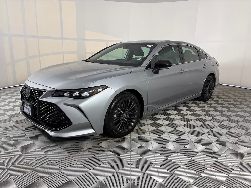 Used 2019 Toyota Avalon Hybrid XSE Sedan