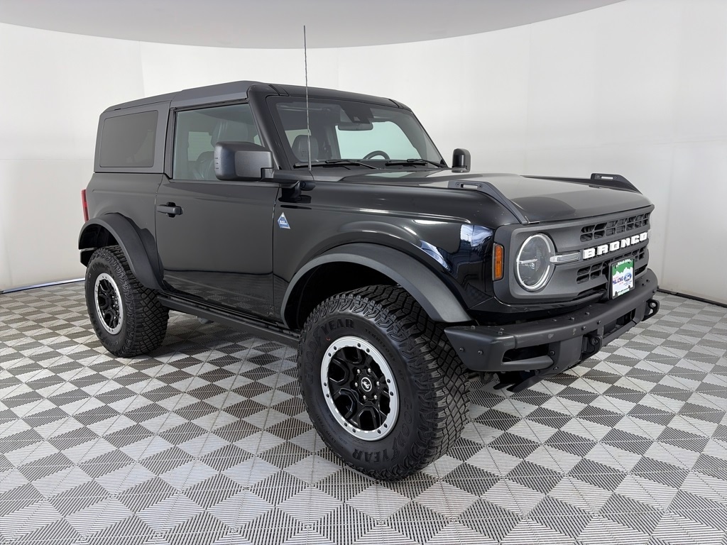 2023 Ford Bronco 2-Door Black Diamond's photo