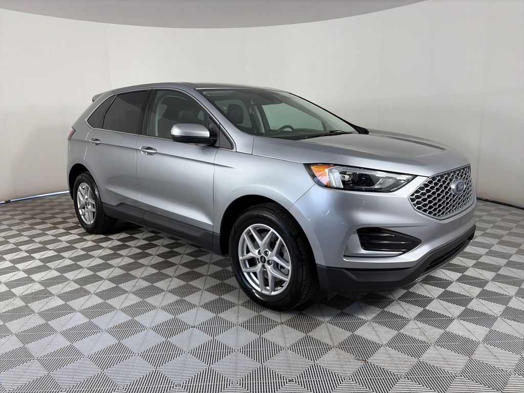 2024 Ford Edge SEL AWD's photo