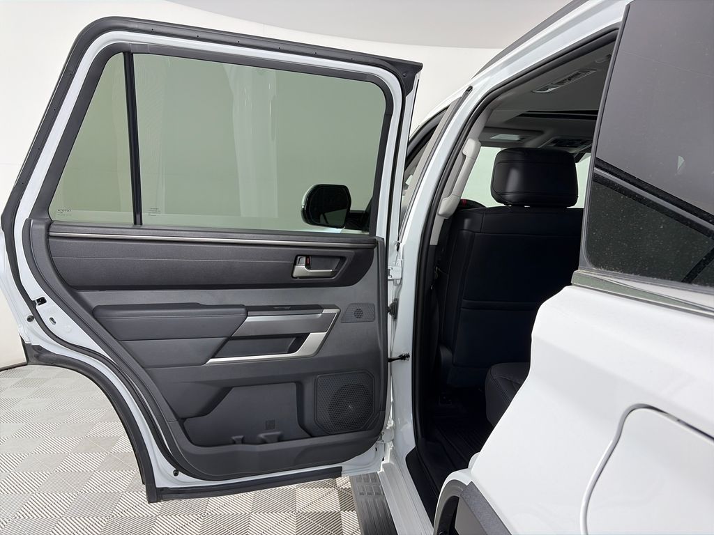 2024 Toyota Sequoia Platinum - Photo 12