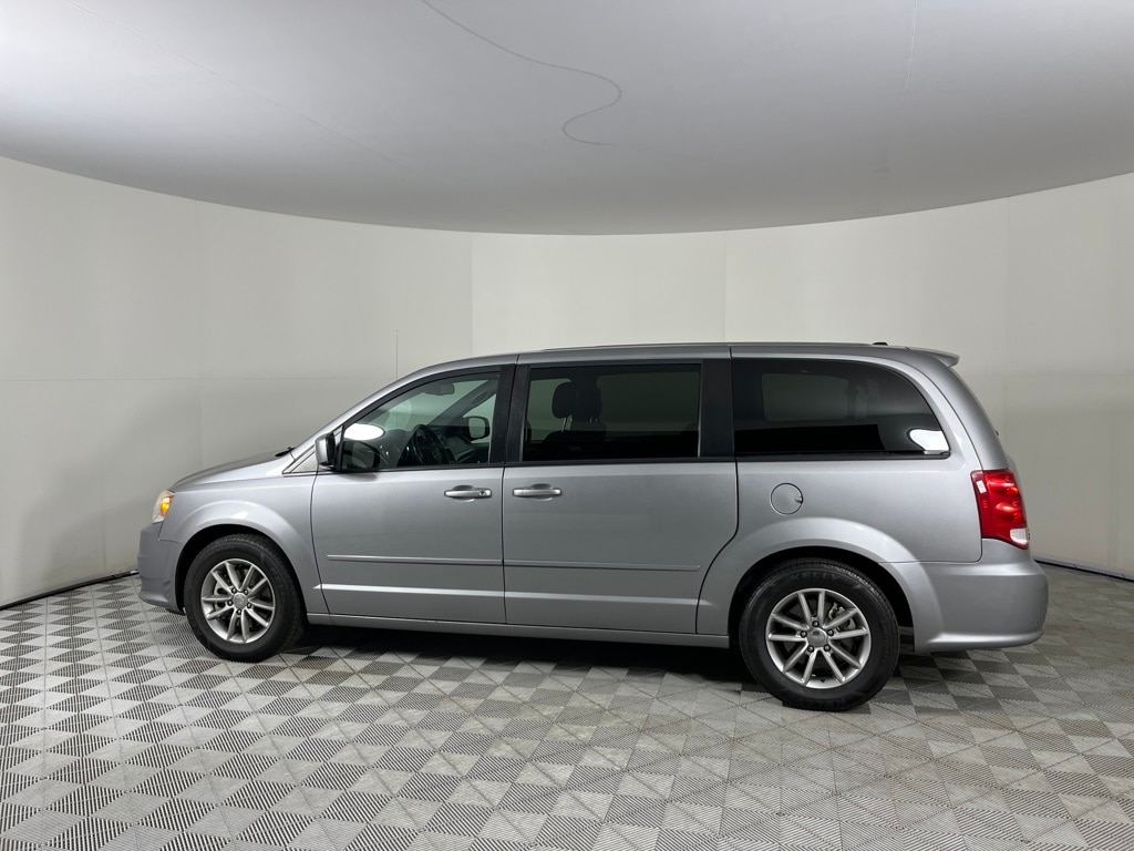 Used 2016 Dodge Grand Caravan SE Plus Minivan/Van