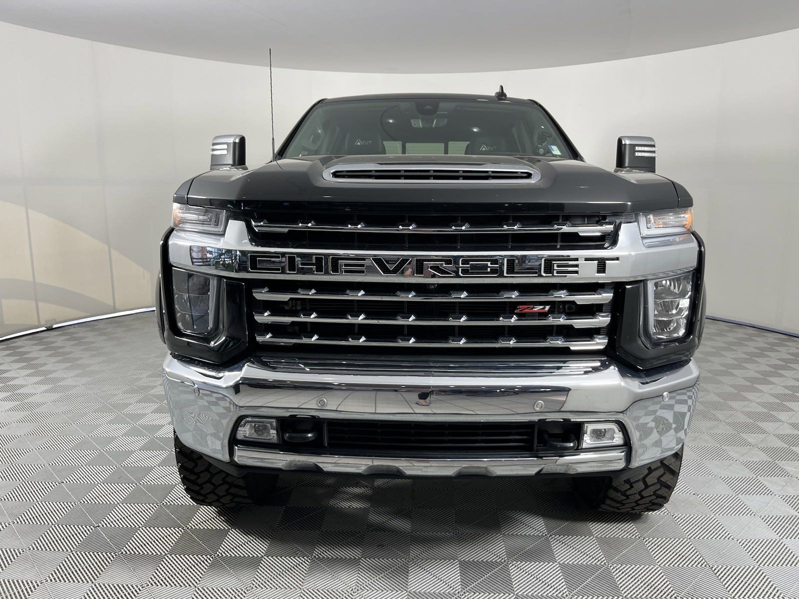 Used 2020 Chevrolet Silverado 2500HD LTZ with VIN 1GC4YPEY2LF255588 for sale in Denver, CO