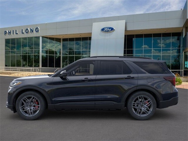 2025 Ford Explorer ST photo 3