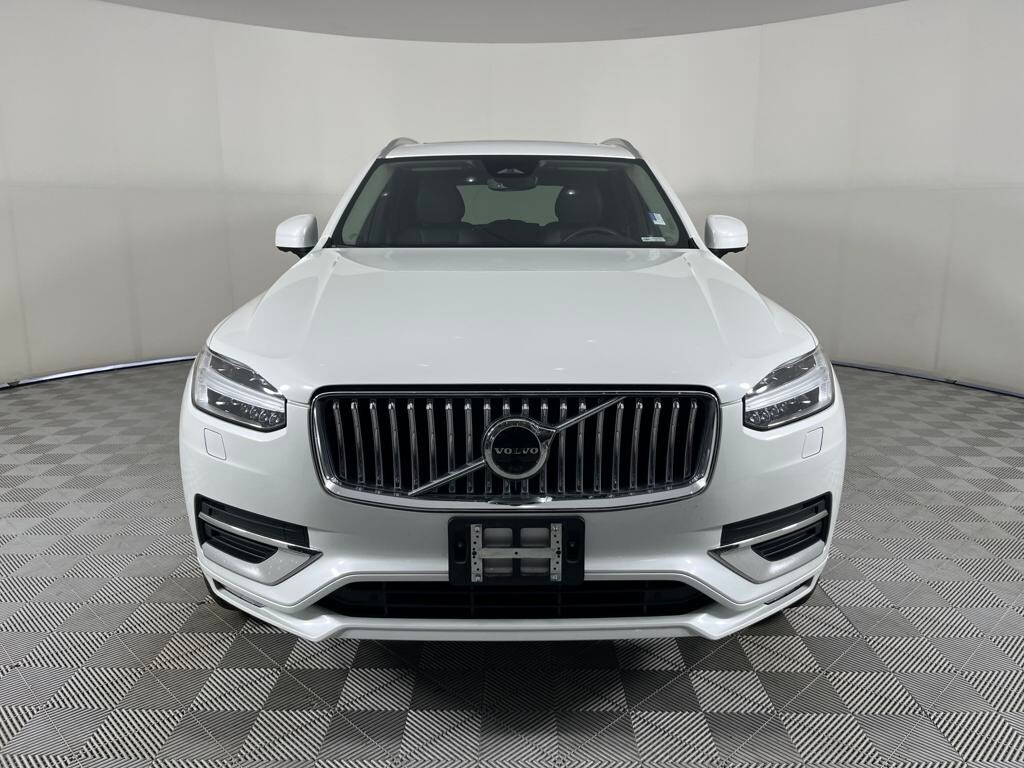 2023 Volvo XC90 Plus photo 2