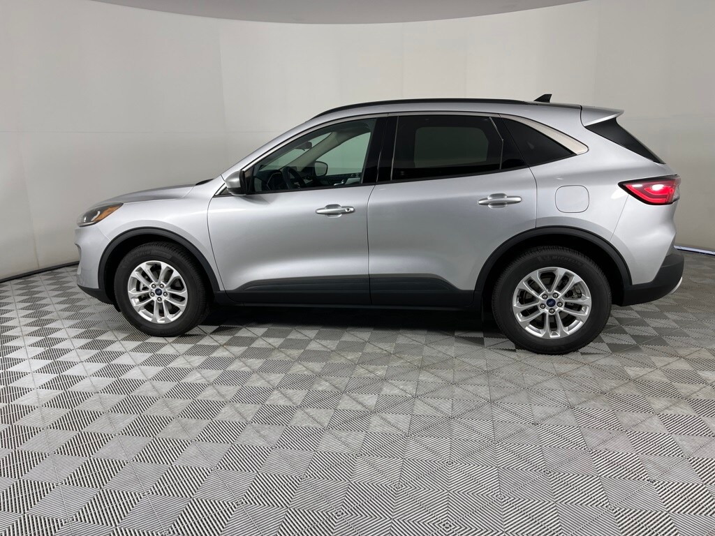 2020 Ford Escape SE photo 4