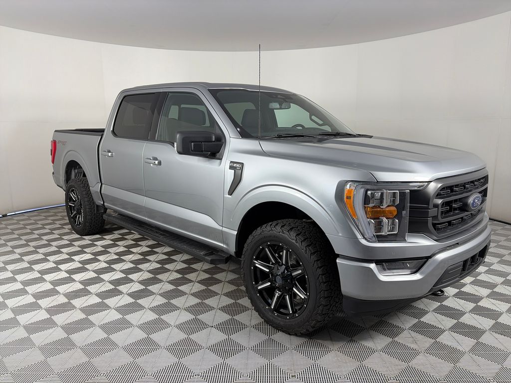 2023 Ford F-150 XLT 4x4 SuperCrew 145 in's photo